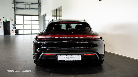 Porsche Taycan 4 6 of 24