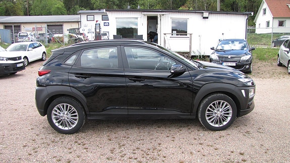 Hyundai Kona 2 of 5