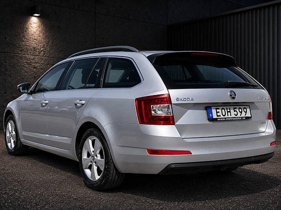 Skoda Octavia 6 of 10