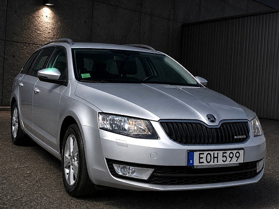 Skoda Octavia 3 of 5