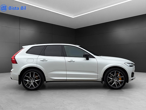 Volvo XC60 8 of 25