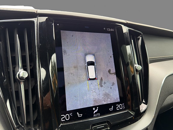 Volvo XC60 17 of 25