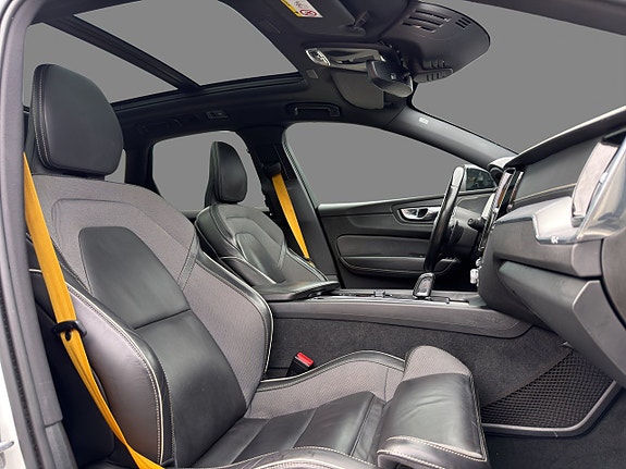 Volvo XC60 22 of 25