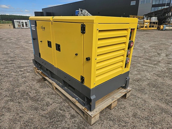 Atlas Copco QAS 30, Ny 28kVA generator 4 of 5
