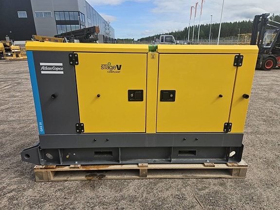 Atlas Copco QAS 30, Ny 28kVA generator 3 of 5