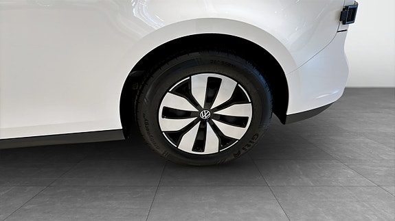 Volkswagen ID. Buzz 6 of 12
