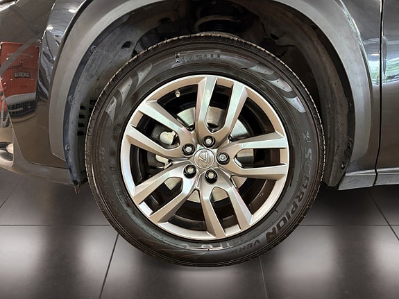 Lexus NX300h 22 of 22