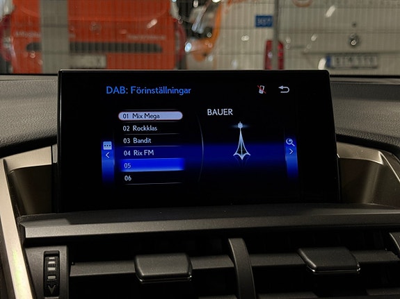 Lexus NX300h 18 of 22
