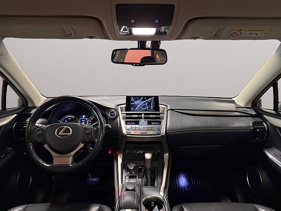 Lexus NX300h 13 of 22
