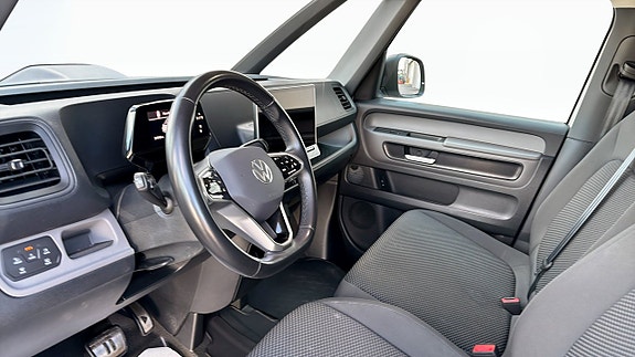 Volkswagen ID. Buzz 7 of 12