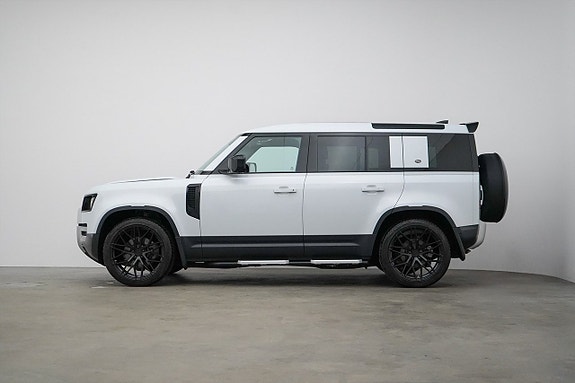 Land Rover Defender 110 3 of 5