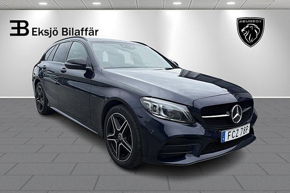 Mercedes-Benz C300 3 of 5
