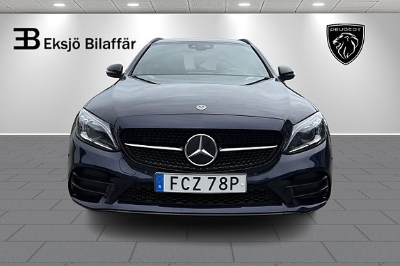 Mercedes-Benz C300 2 of 5