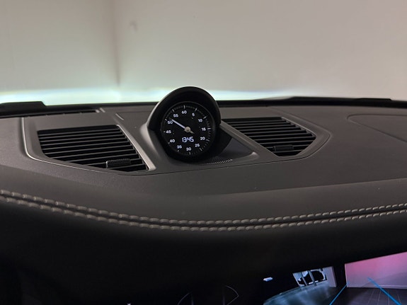 Porsche 911 Carrera 4 GTS 18 of 19
