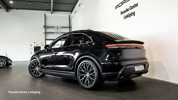 Porsche Macan 4 5 of 5