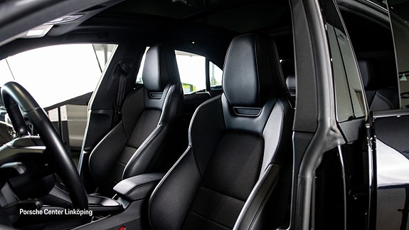 Porsche Macan 4 11 of 23