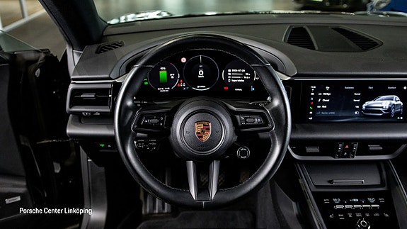 Porsche Macan 4 12 of 23