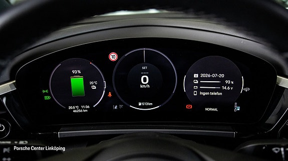 Porsche Macan 4 13 of 23