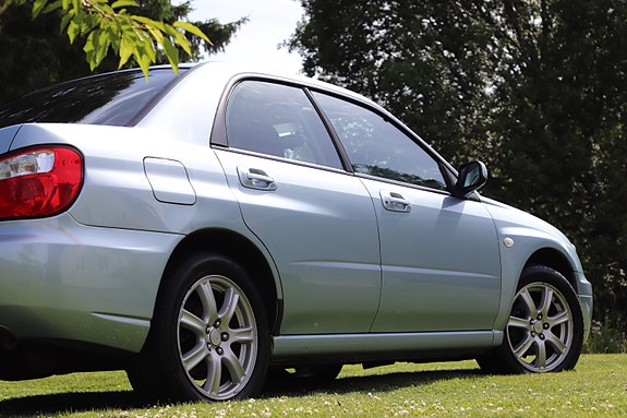 Subaru Impreza 3 of 5