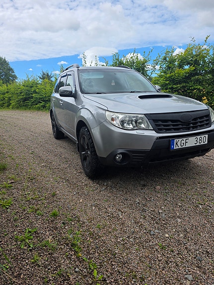 Subaru Forester 2 of 5