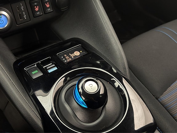 Nissan Leaf 25 of 30