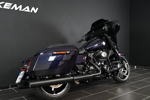 Harley-Davidson FLHX Street Glide 117" 5 of 11