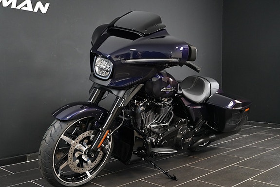 Harley-Davidson FLHX Street Glide 117" 2 of 11