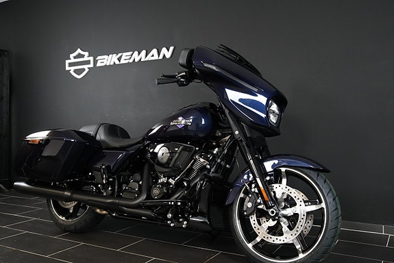 Harley-Davidson FLHX Street Glide 117" 4 of 11