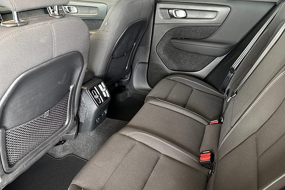 Volvo EX40 12 of 14
