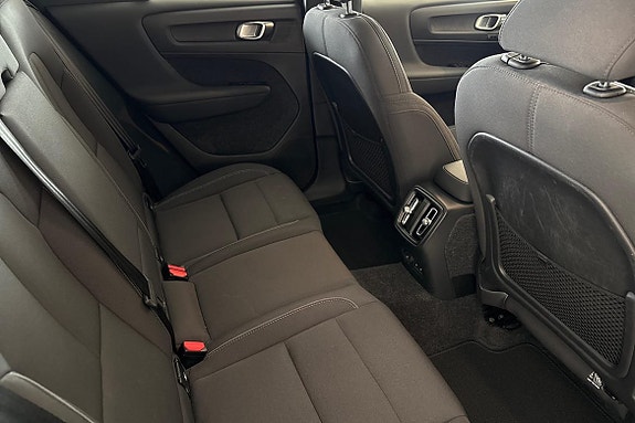 Volvo EX40 11 of 14