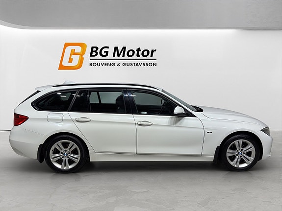 BMW 320 3 of 5