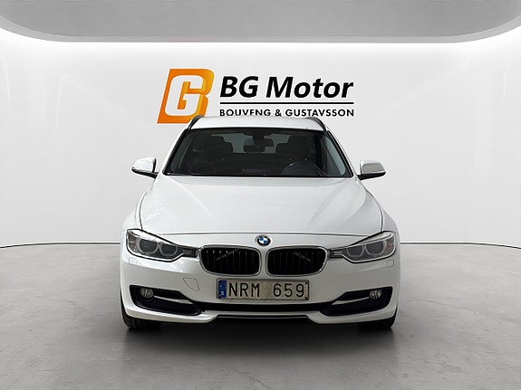 BMW 320 2 of 5