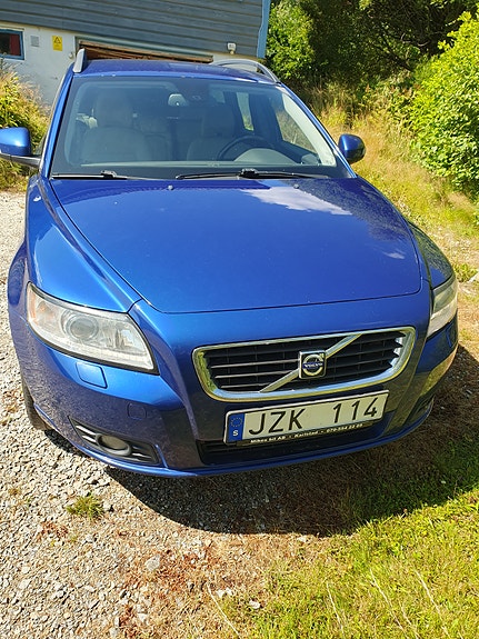 Volvo V50 2 of 26