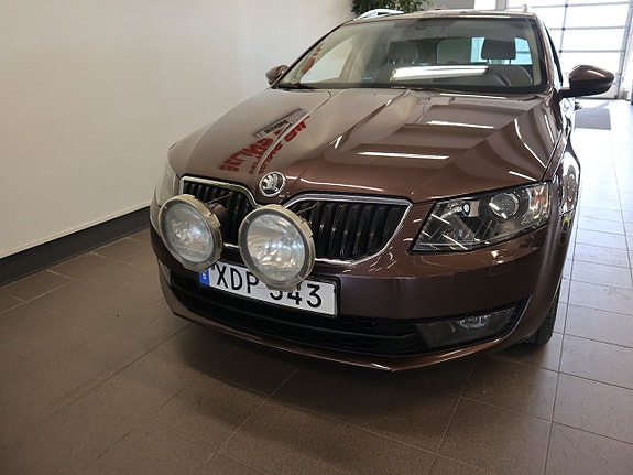 Skoda Octavia 2 of 5