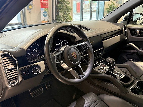 Porsche Cayenne S 14 of 30