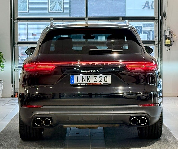 Porsche Cayenne S 6 of 30