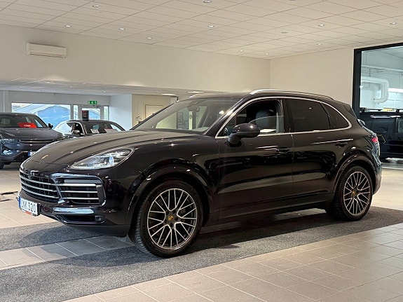 Porsche Cayenne S 2 of 5
