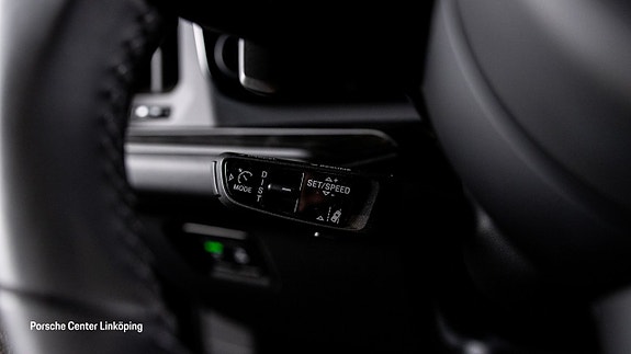 Porsche Cayenne 19 of 25