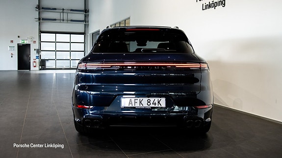 Porsche Cayenne 6 of 25