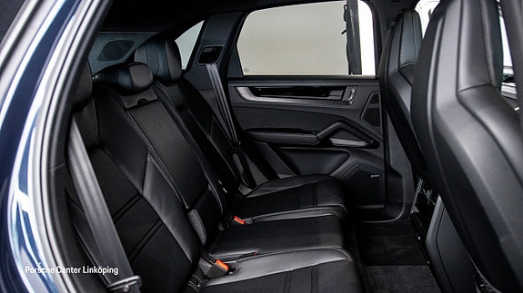 Porsche Cayenne 22 of 25