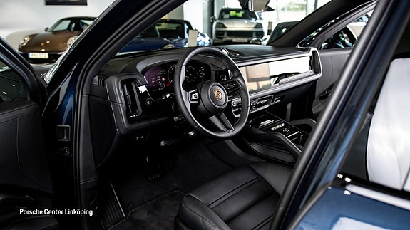 Porsche Cayenne 10 of 25