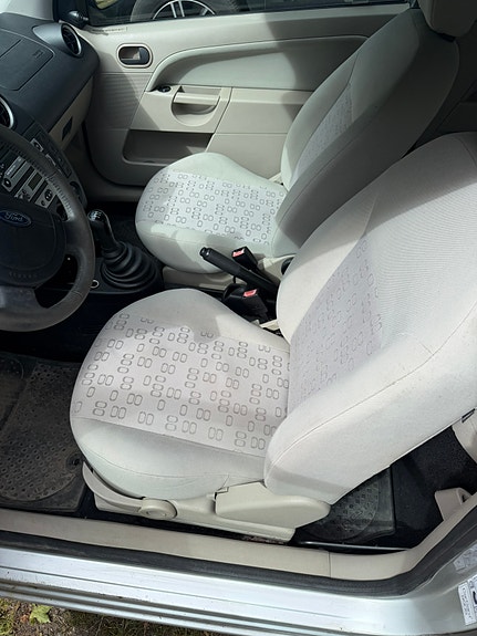 Ford Fiesta 2 of 5