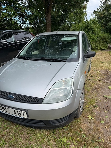 Ford Fiesta 3 of 5