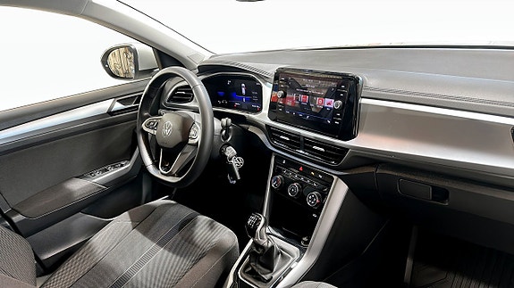 Volkswagen T-Roc 11 of 19