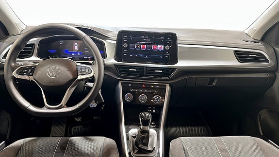 Volkswagen T-Roc 10 of 19