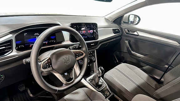 Volkswagen T-Roc 7 of 19