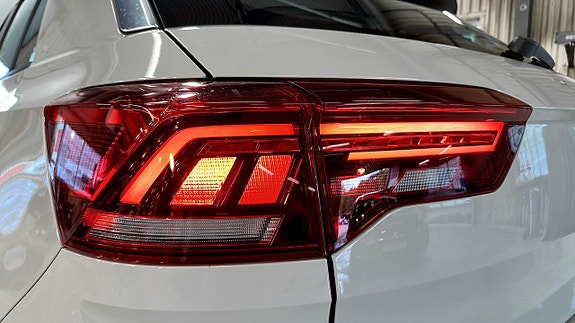 Volkswagen T-Roc 15 of 19