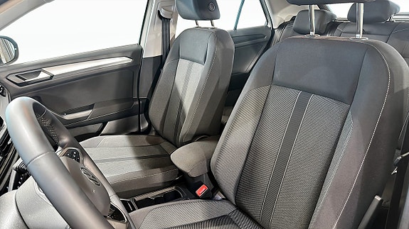Volkswagen T-Roc 8 of 19