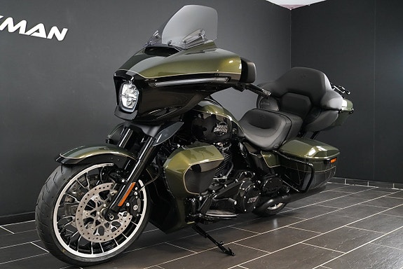 Harley-Davidson FLHXL Street Glide Limited - Black Trim 4 of 13