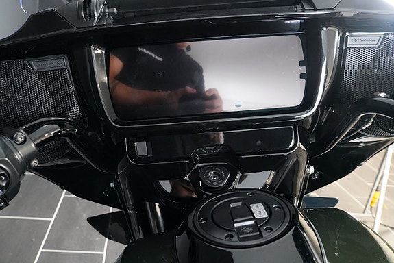 Harley-Davidson FLHXL Street Glide Limited - Black Trim 8 of 13
